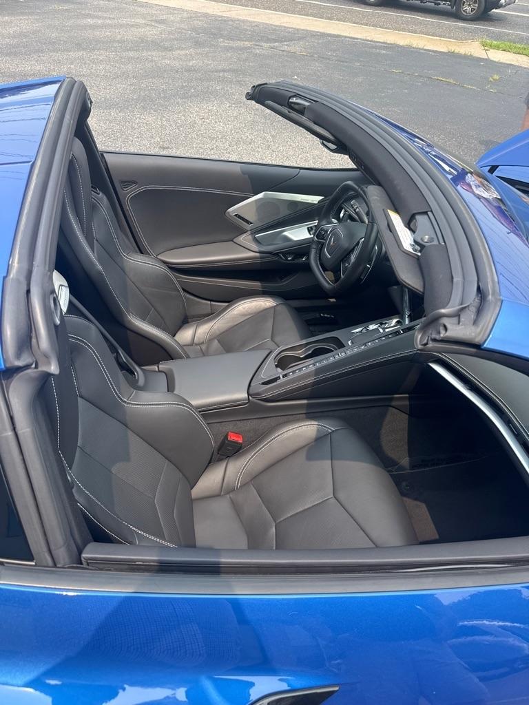 Chevrolet Corvette 2dr Stingray Cpe w/2LT 2021