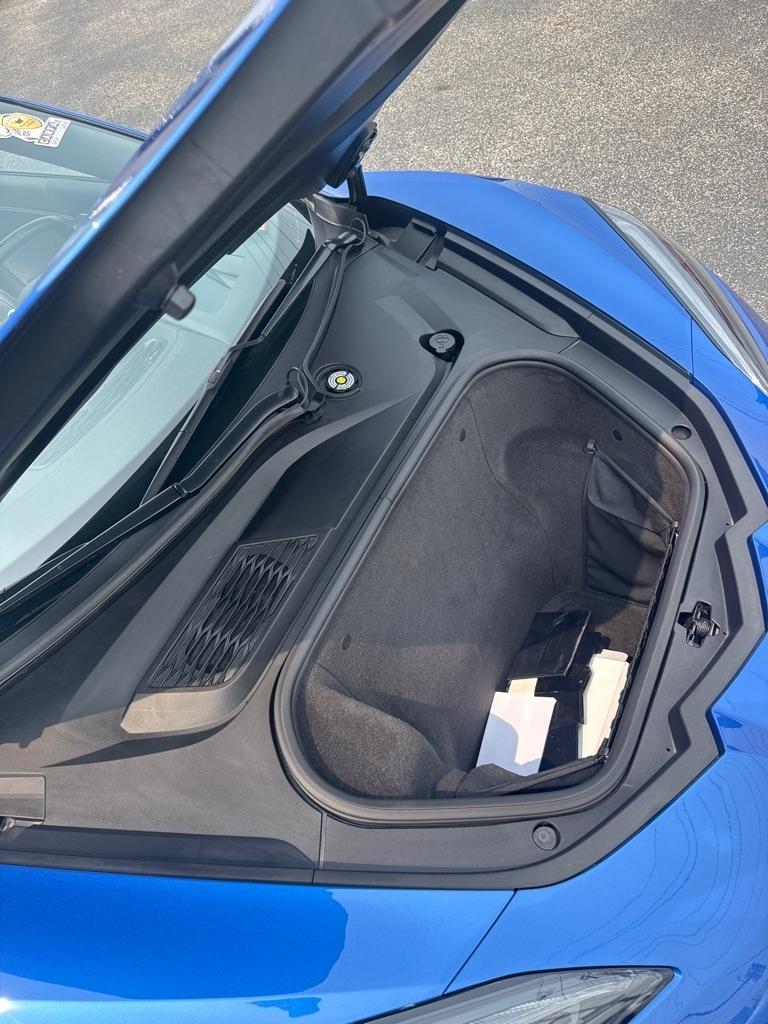 Chevrolet Corvette 2dr Stingray Cpe w/2LT 2021