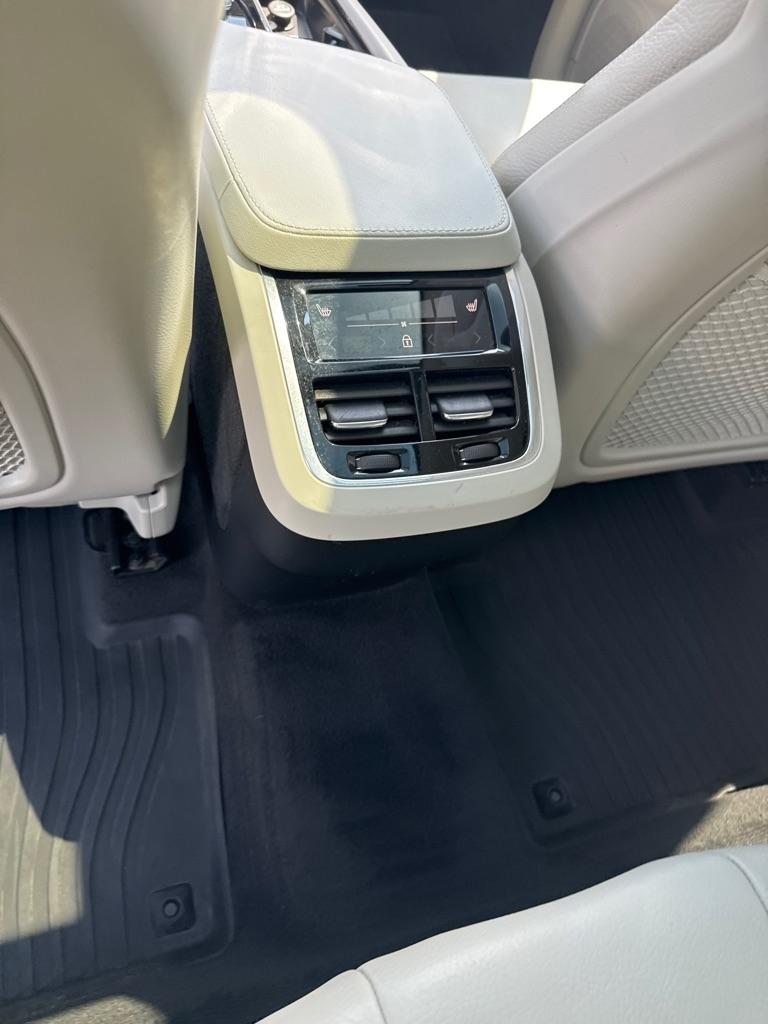 Volvo XC90 B5 AWD Plus 7P 2023