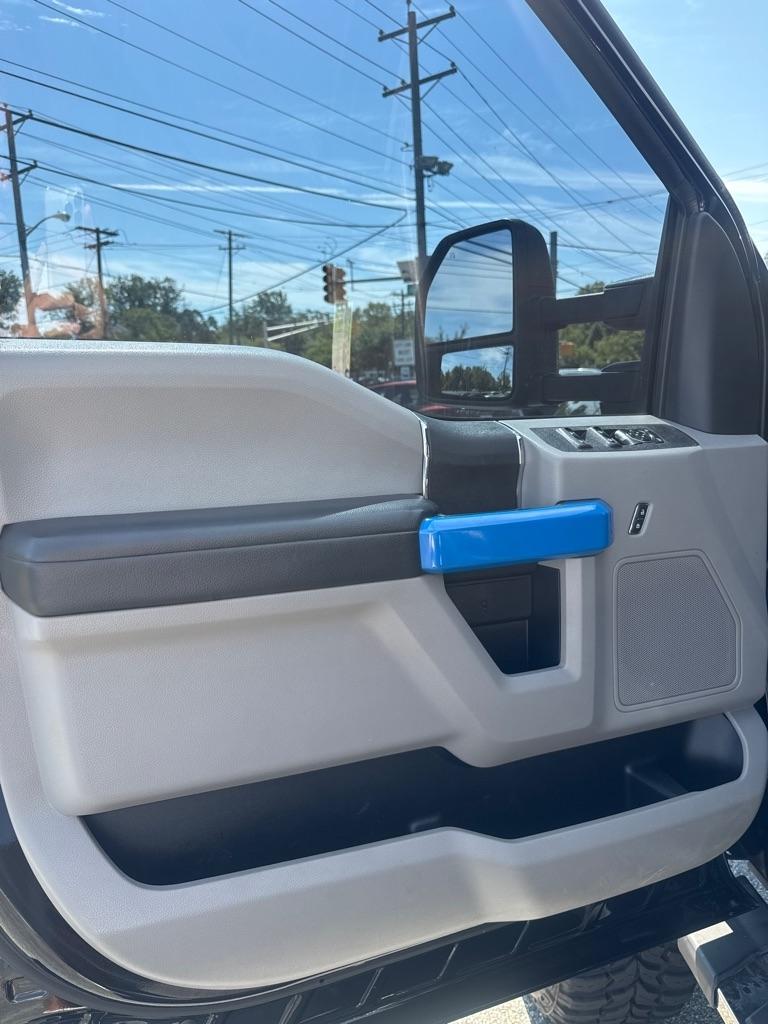 Ford Super Duty F-250 SRW King Ranch 4WD Crew Cab 8' Box 2018