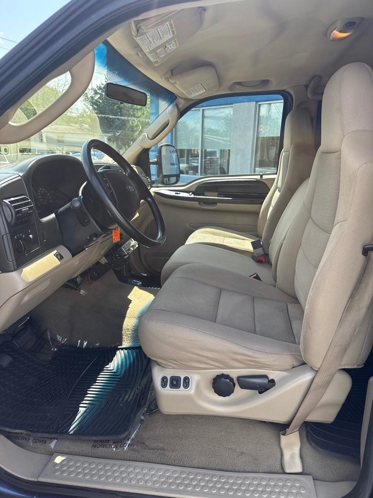 Ford Super Duty F-350 SRW 4WD SuperCab 162" WB 60" CA XLT 2006
