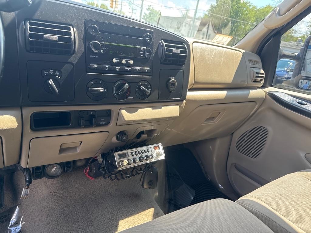 Ford Super Duty F-350 SRW 4WD SuperCab 162" WB 60" CA XLT 2006