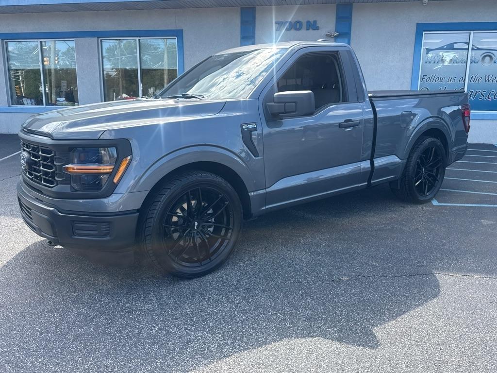 Ford F-150 XL 4WD Reg Cab 8' Box 2025