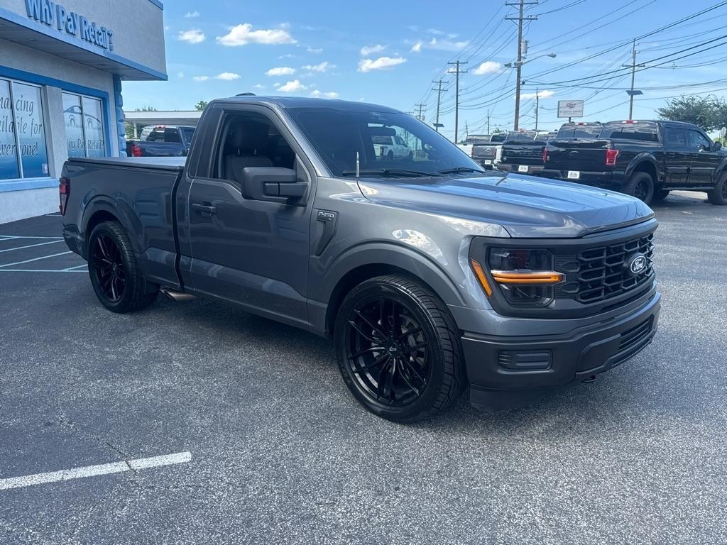 Ford F-150 XL 4WD Reg Cab 8' Box 2025