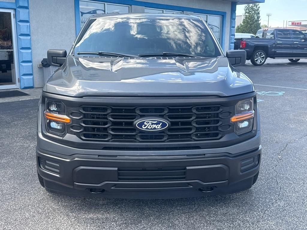 Ford F-150 XL 4WD Reg Cab 8' Box 2025