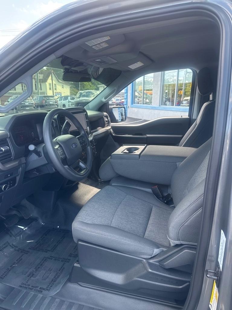 Ford F-150 XL 4WD Reg Cab 8' Box 2025