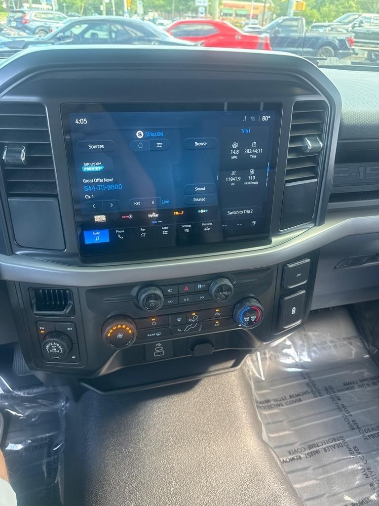 Ford F-150 XL 4WD Reg Cab 8' Box 2025