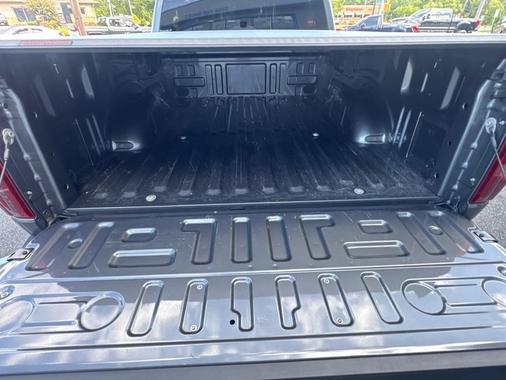 Ford F-150 XL 4WD Reg Cab 8' Box 2025