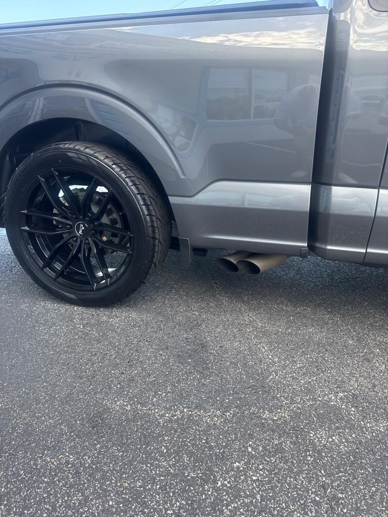 Ford F-150 XL 4WD Reg Cab 8' Box 2025