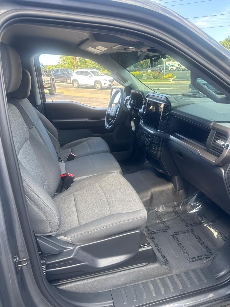 Ford F-150 XL 4WD Reg Cab 8' Box 2025