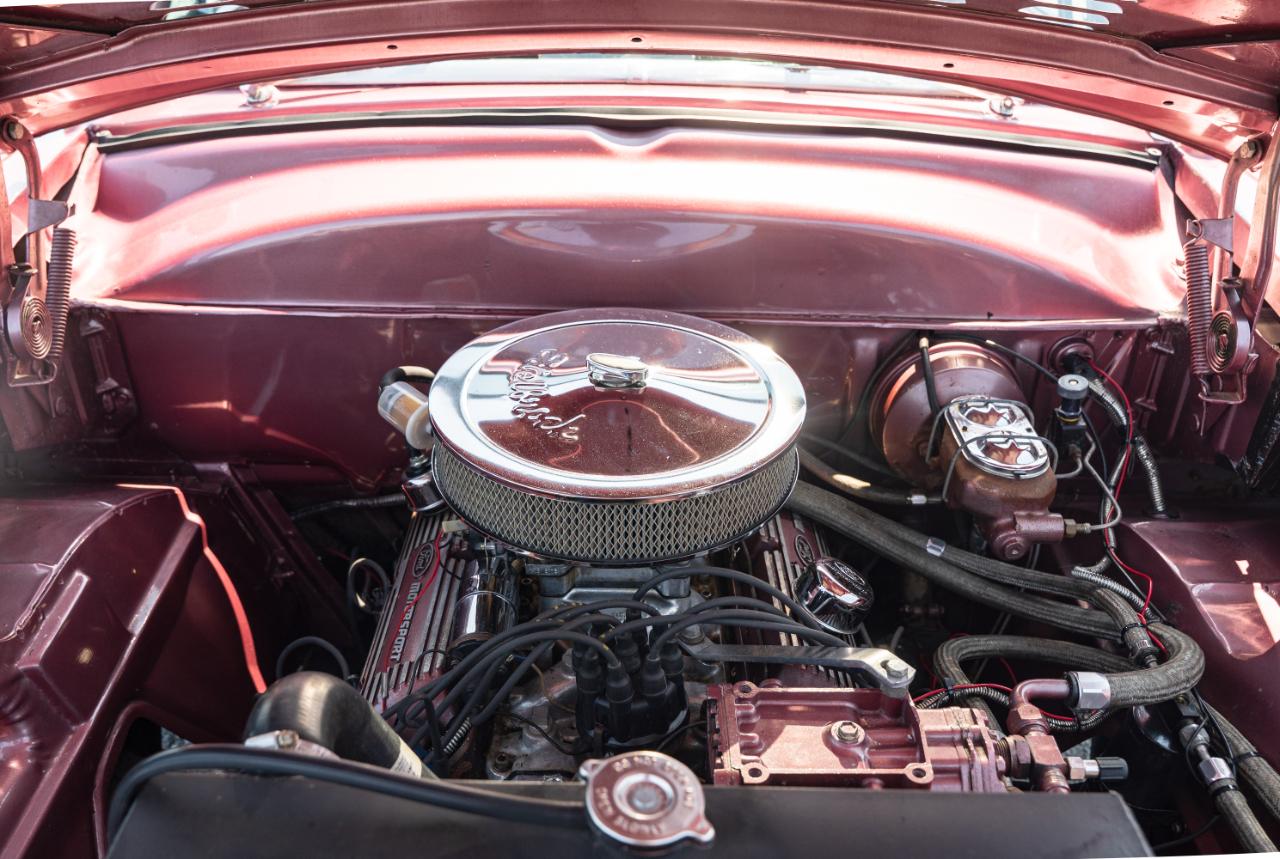 Ford Crown Victoria  1953