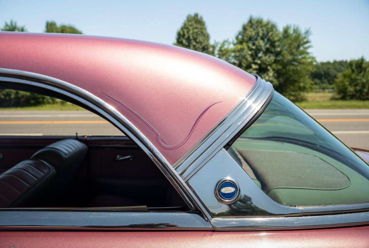 Ford Crown Victoria  1953