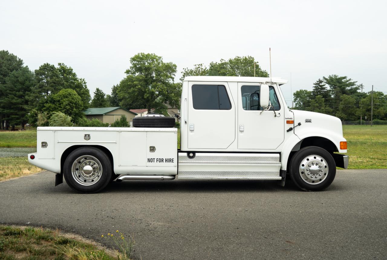 International 4700  2000