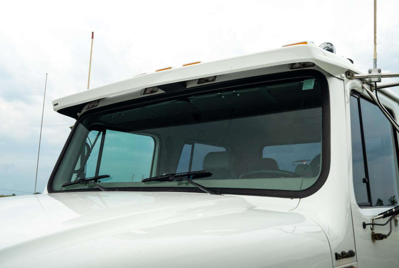 International 4700  2000