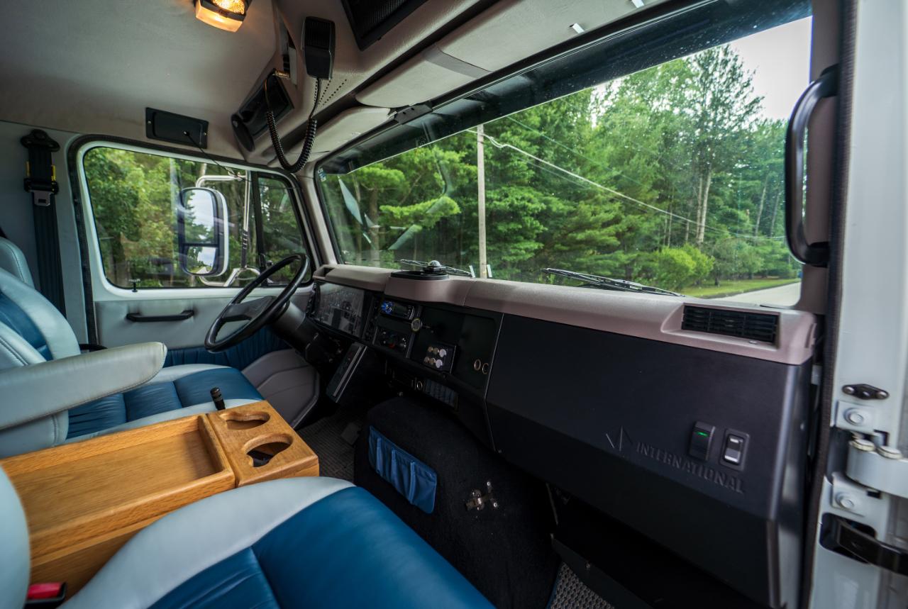 International 4700  2000