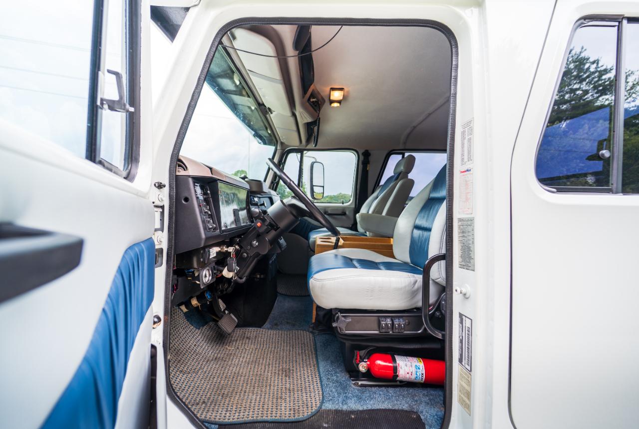International 4700  2000