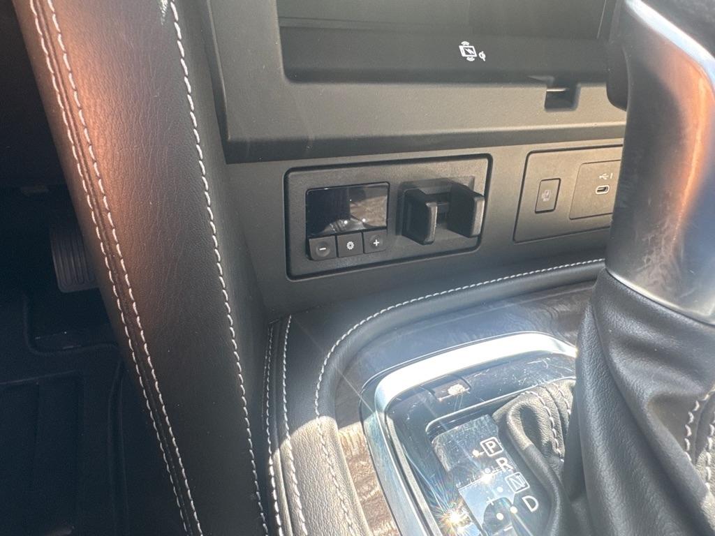 Nissan Armada 4x4 Platinum 2023