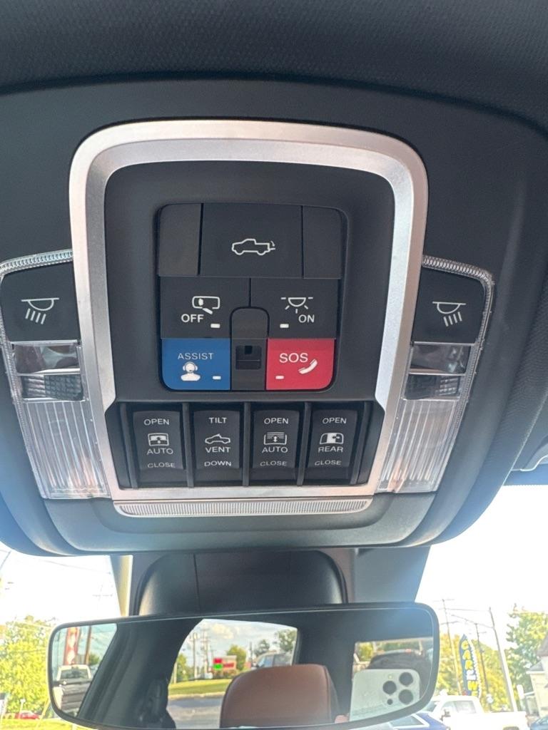 RAM 1500 Longhorn 4x4 Crew Cab 5'7" Box 2021