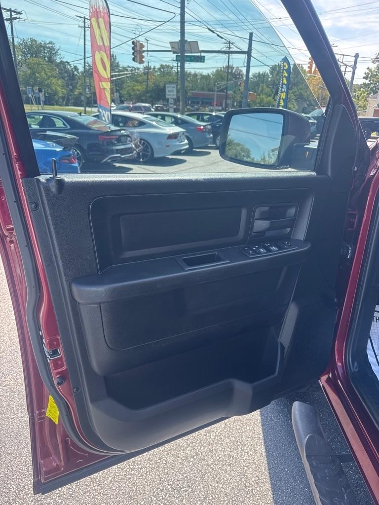 RAM 1500 Express 4x4 Quad Cab 6'4" Box 2018