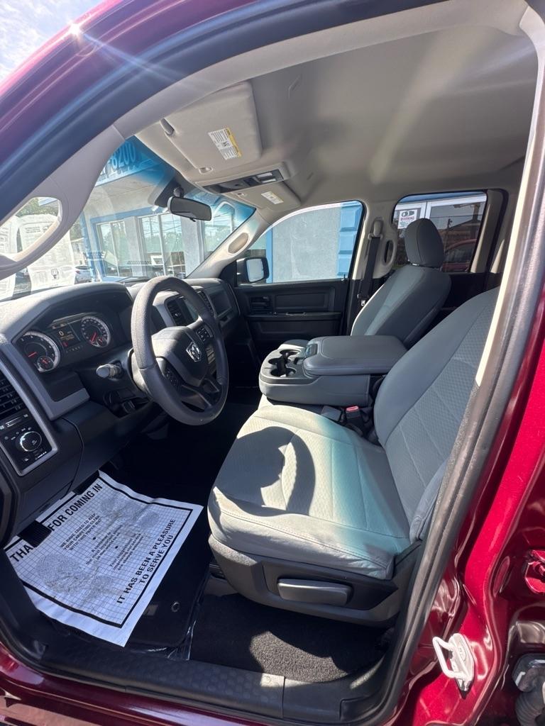 RAM 1500 Express 4x4 Quad Cab 6'4" Box 2018