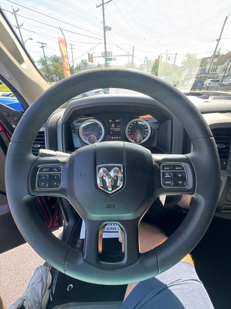 RAM 1500 Express 4x4 Quad Cab 6'4" Box 2018