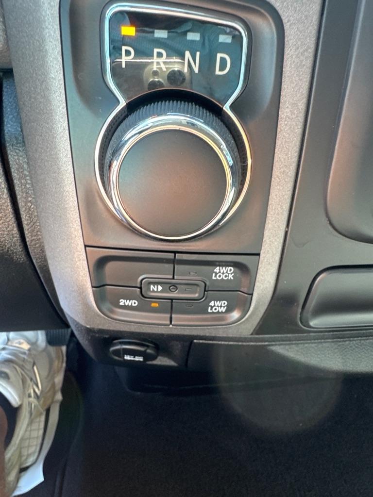 RAM 1500 Express 4x4 Quad Cab 6'4" Box 2018