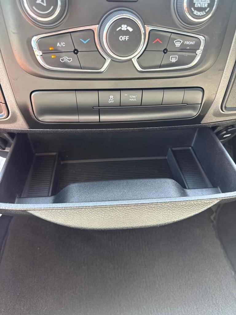 RAM 1500 Express 4x4 Quad Cab 6'4" Box 2018
