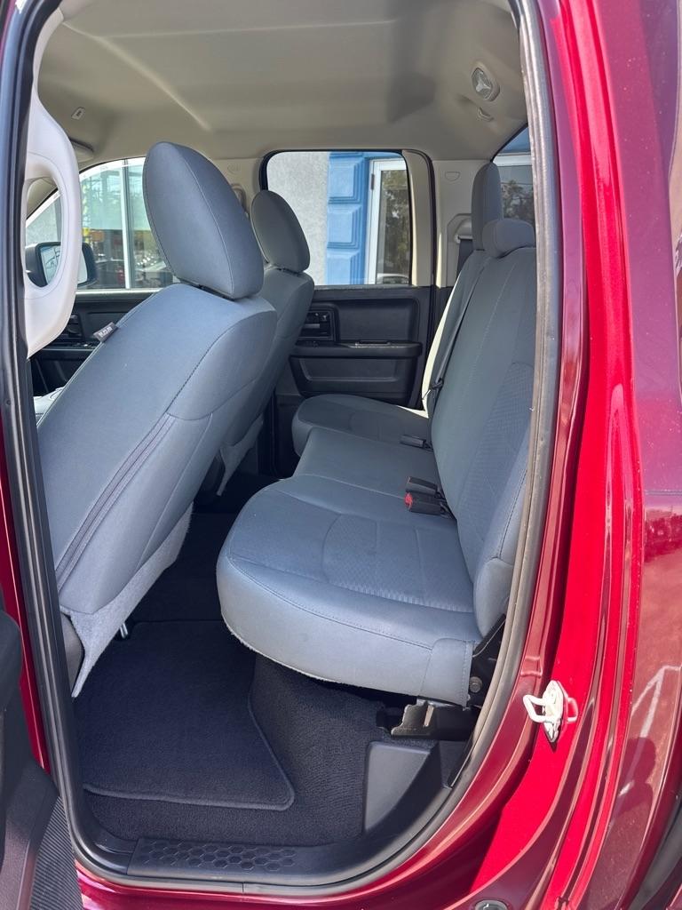 RAM 1500 Express 4x4 Quad Cab 6'4" Box 2018