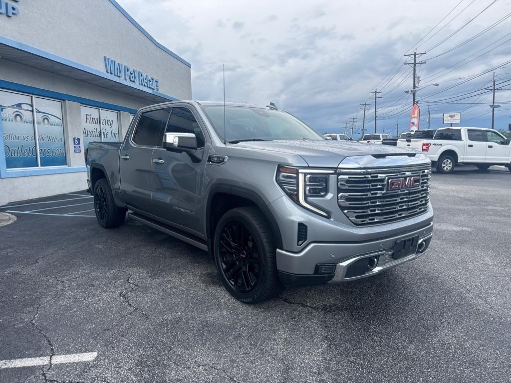 GMC Sierra 1500 4WD Crew Cab 147" Denali 2023