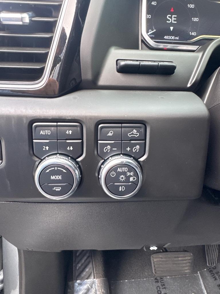 GMC Sierra 1500 4WD Crew Cab 147" Denali 2023