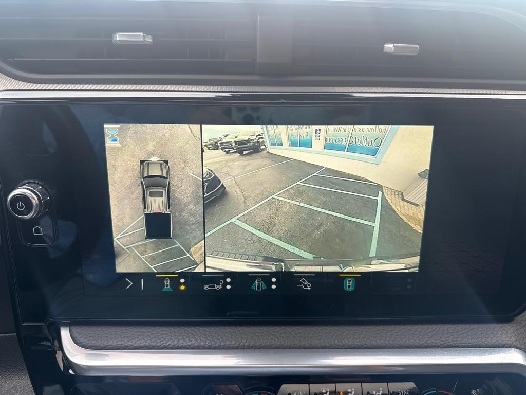 GMC Sierra 1500 4WD Crew Cab 147" Denali 2023