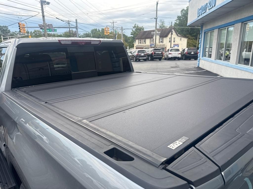 GMC Sierra 1500 4WD Crew Cab 147" Denali 2023