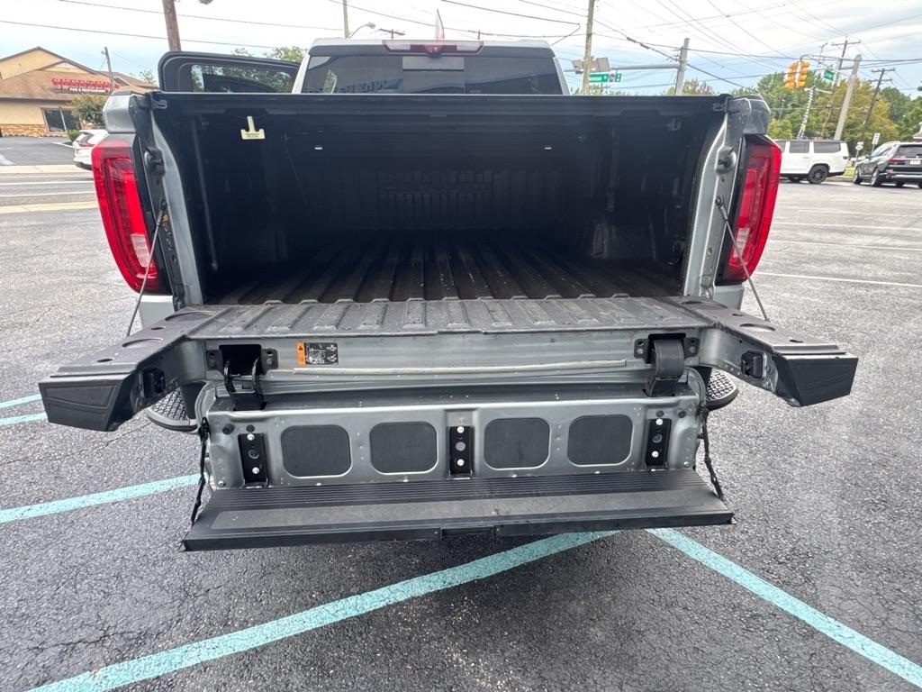GMC Sierra 1500 4WD Crew Cab 147" Denali 2023