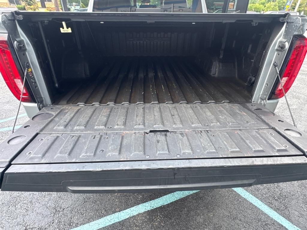GMC Sierra 1500 4WD Crew Cab 147" Denali 2023