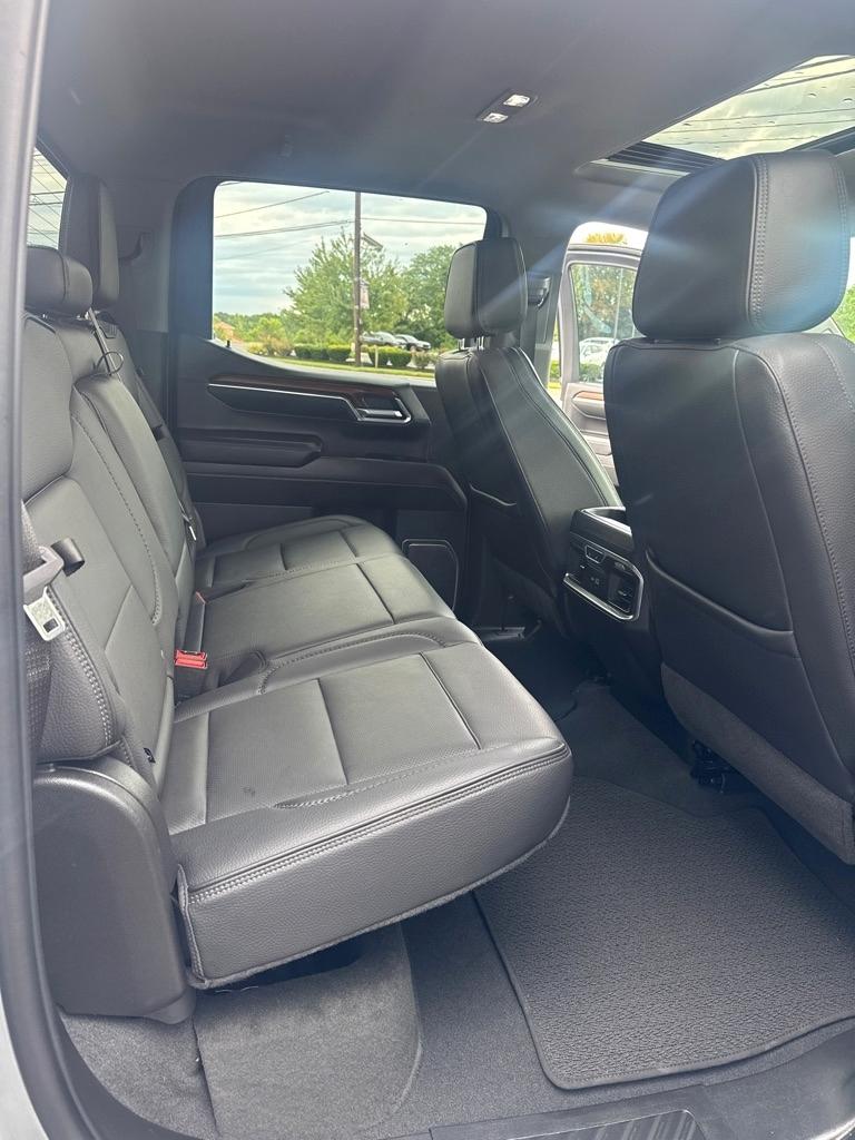 GMC Sierra 1500 4WD Crew Cab 147" Denali 2023