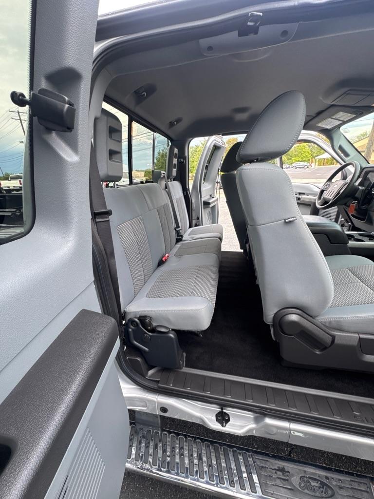 Ford Super Duty F-250 SRW 4WD SuperCab 142" Lariat 2011
