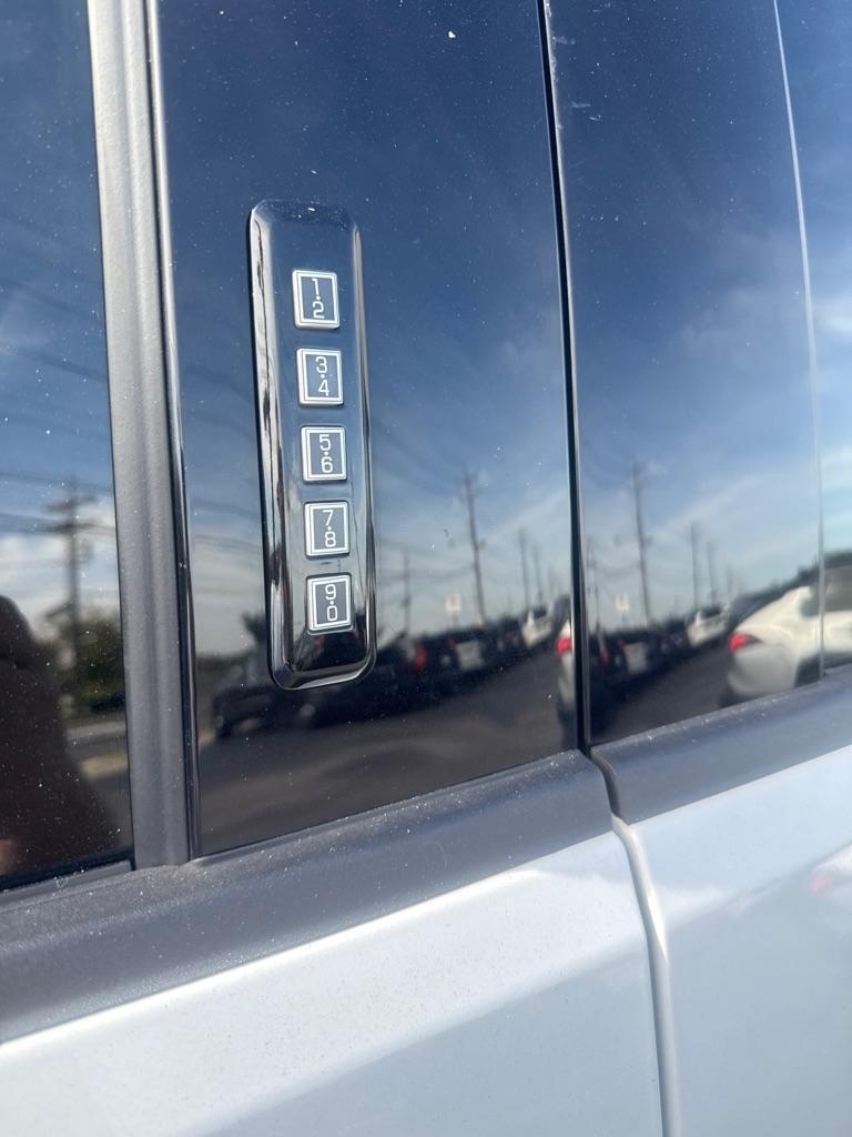 Ford Super Duty F-250 SRW King Ranch 4WD Crew Cab 8' Box 2024