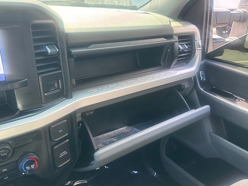 Ford Super Duty F-250 SRW King Ranch 4WD Crew Cab 8' Box 2024