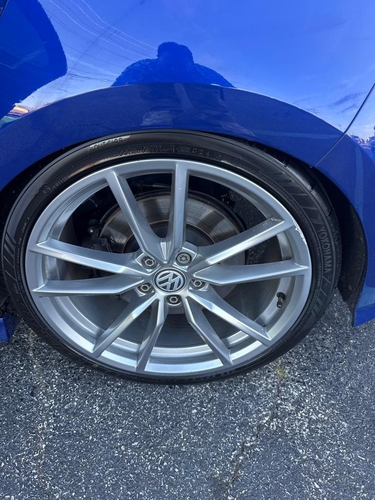 Volkswagen Golf R 4-Door Manual w/DCC/Nav 2017