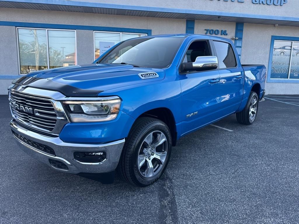 RAM 1500 Laramie 4x4 Crew Cab 5'7" Box 2023