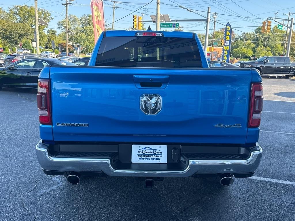 RAM 1500 Laramie 4x4 Crew Cab 5'7" Box 2023