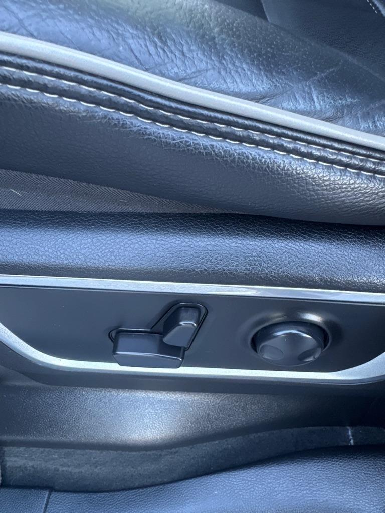 RAM 1500 Laramie 4x4 Crew Cab 5'7" Box 2023