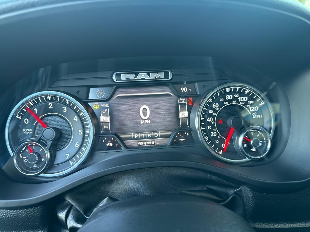 RAM 1500 Laramie 4x4 Crew Cab 5'7" Box 2023