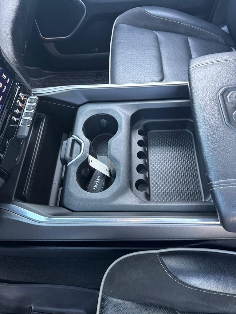 RAM 1500 Laramie 4x4 Crew Cab 5'7" Box 2023