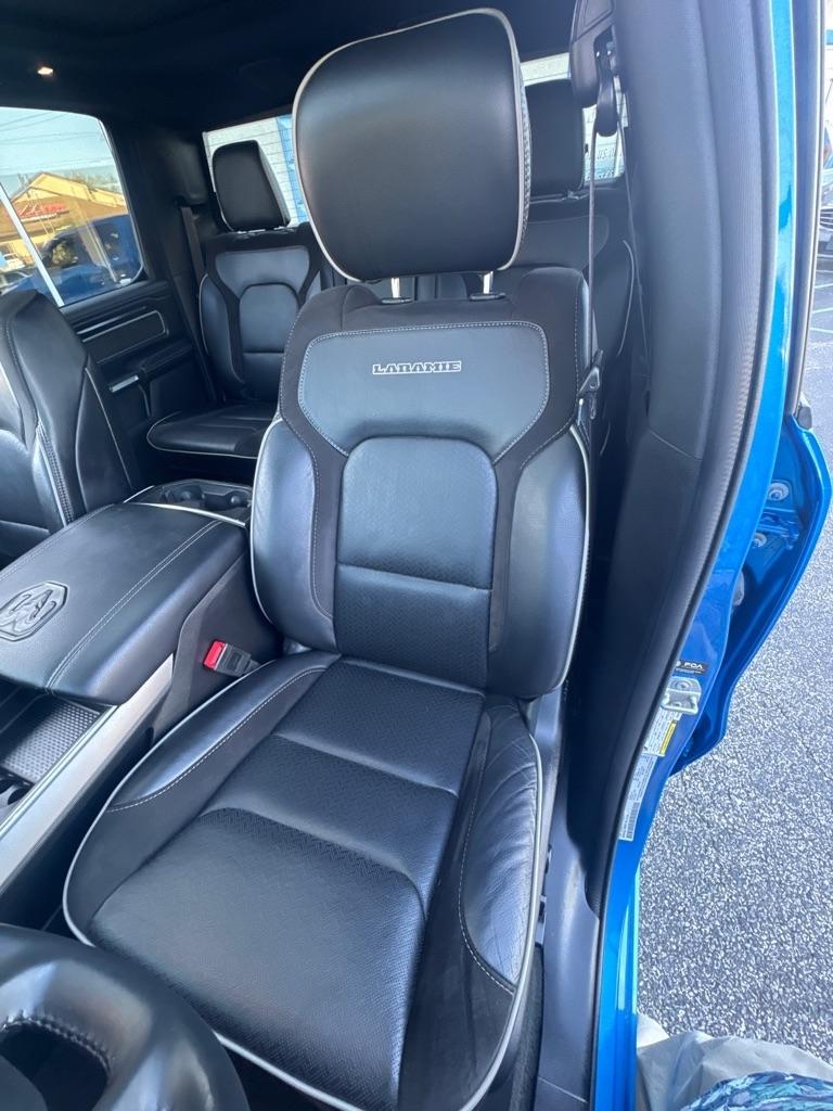 RAM 1500 Laramie 4x4 Crew Cab 5'7" Box 2023
