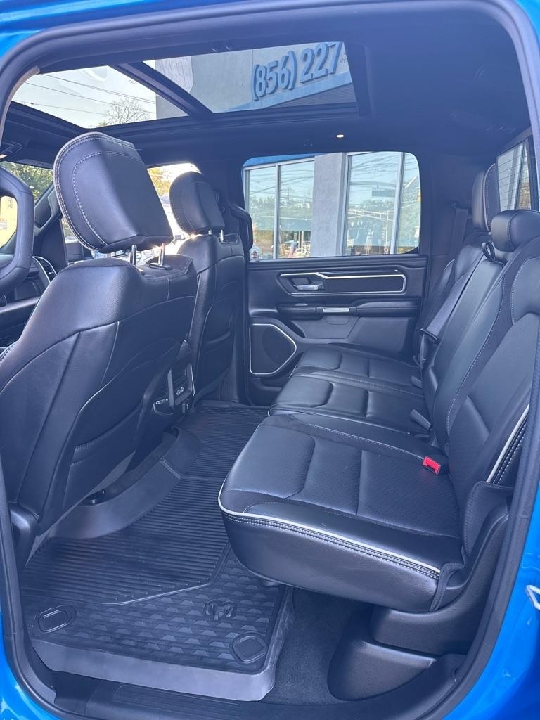 RAM 1500 Laramie 4x4 Crew Cab 5'7" Box 2023