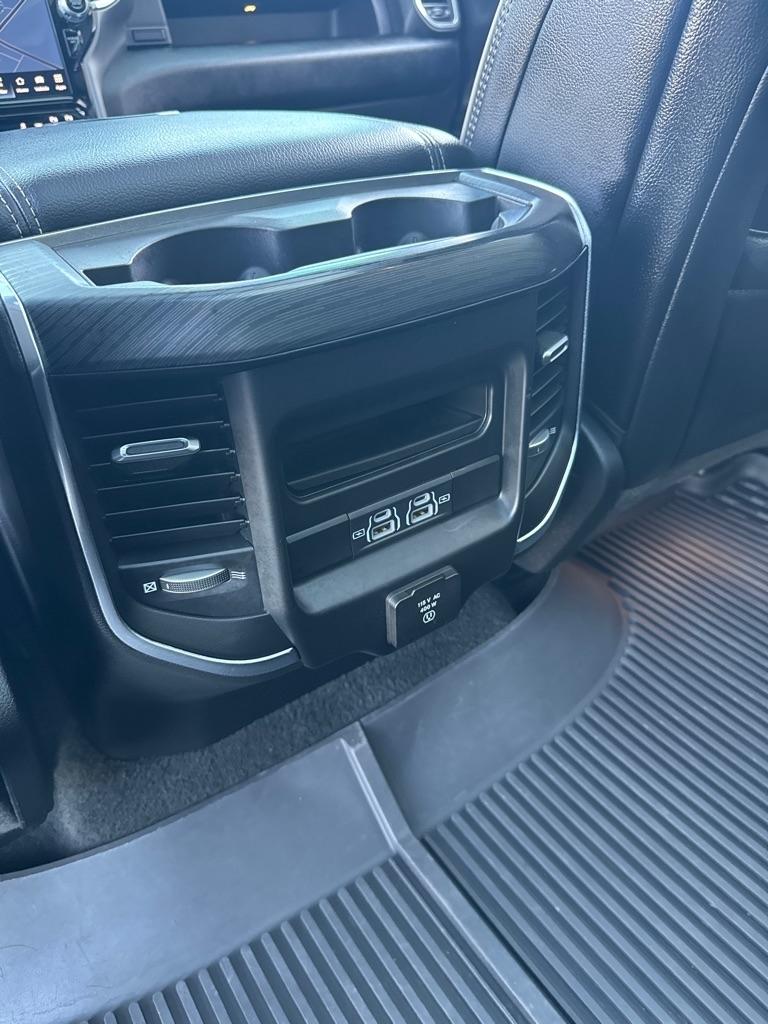 RAM 1500 Laramie 4x4 Crew Cab 5'7" Box 2023