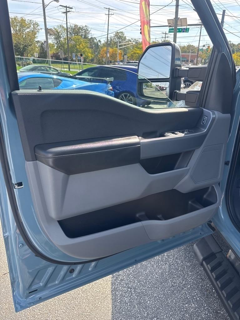 Ford F-150 XLT 4WD SuperCrew 5.5' Box 2023