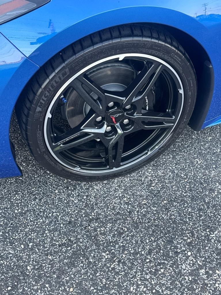 Chevrolet Corvette 2dr Stingray Cpe w/2LT 2021