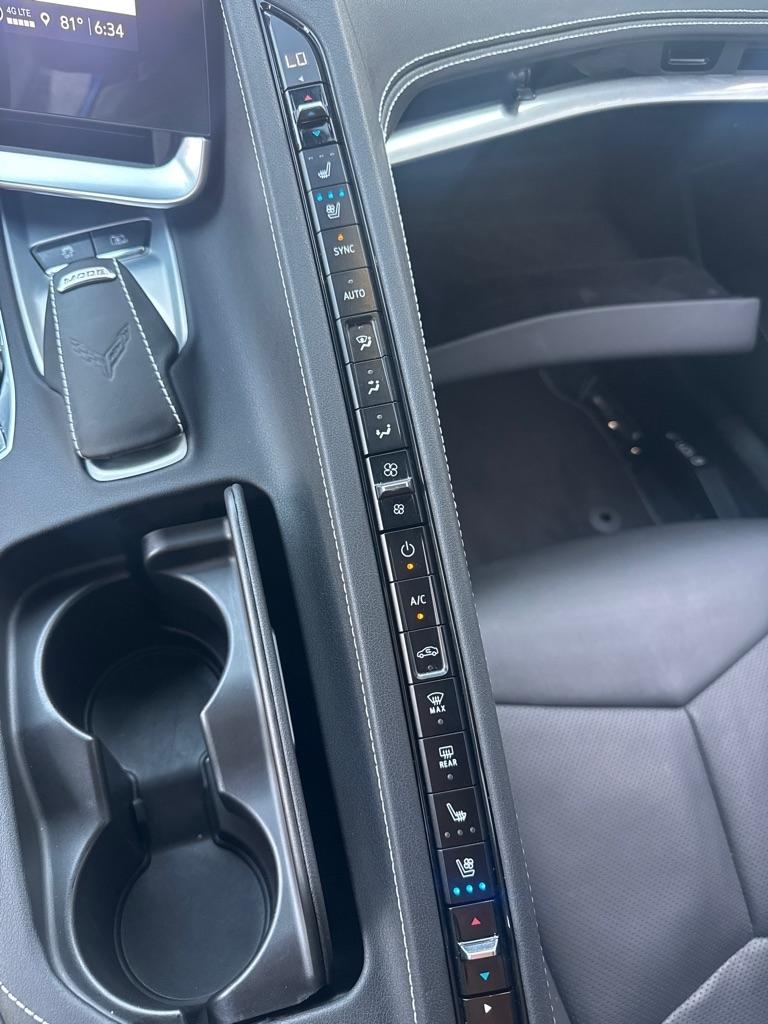Chevrolet Corvette 2dr Stingray Cpe w/2LT 2021